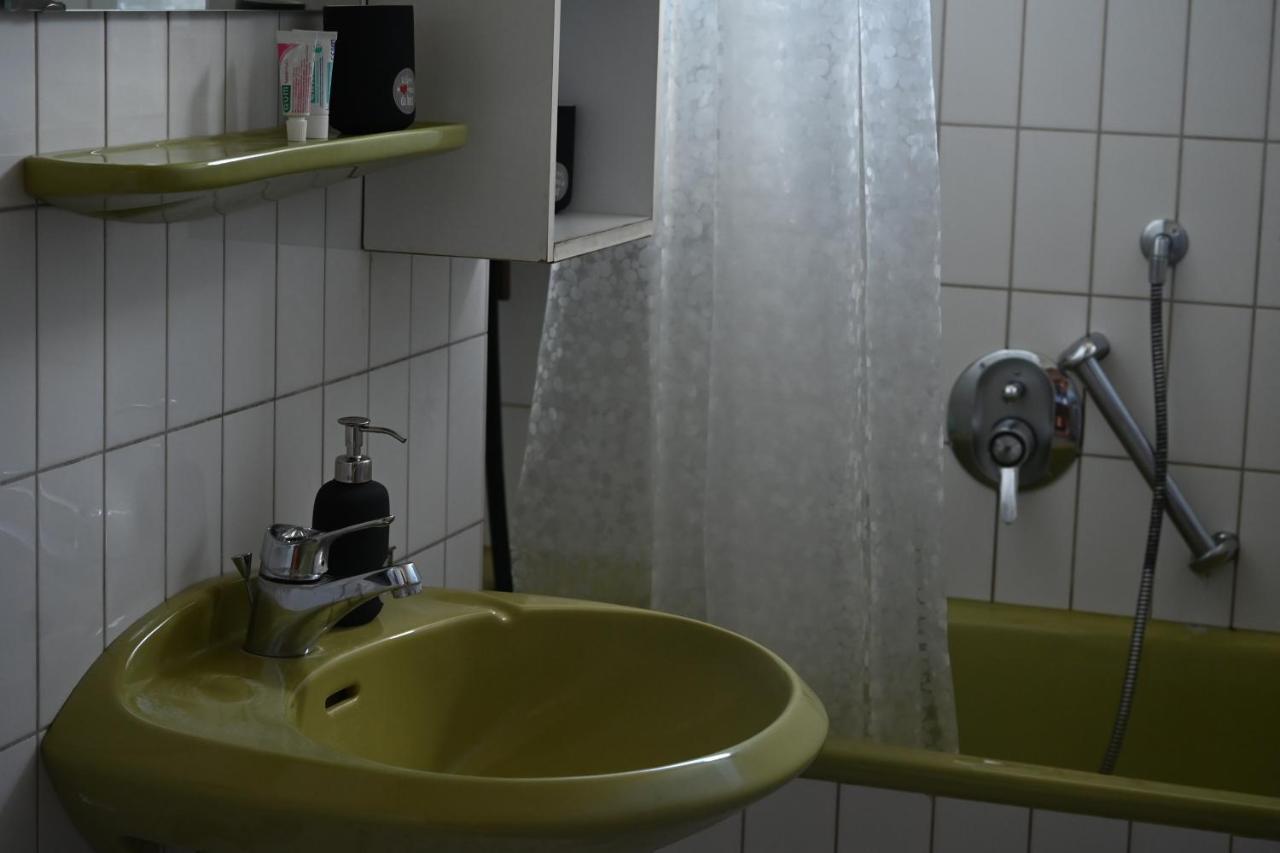 Private Room With Free Parking Koblenz  Exterior photo