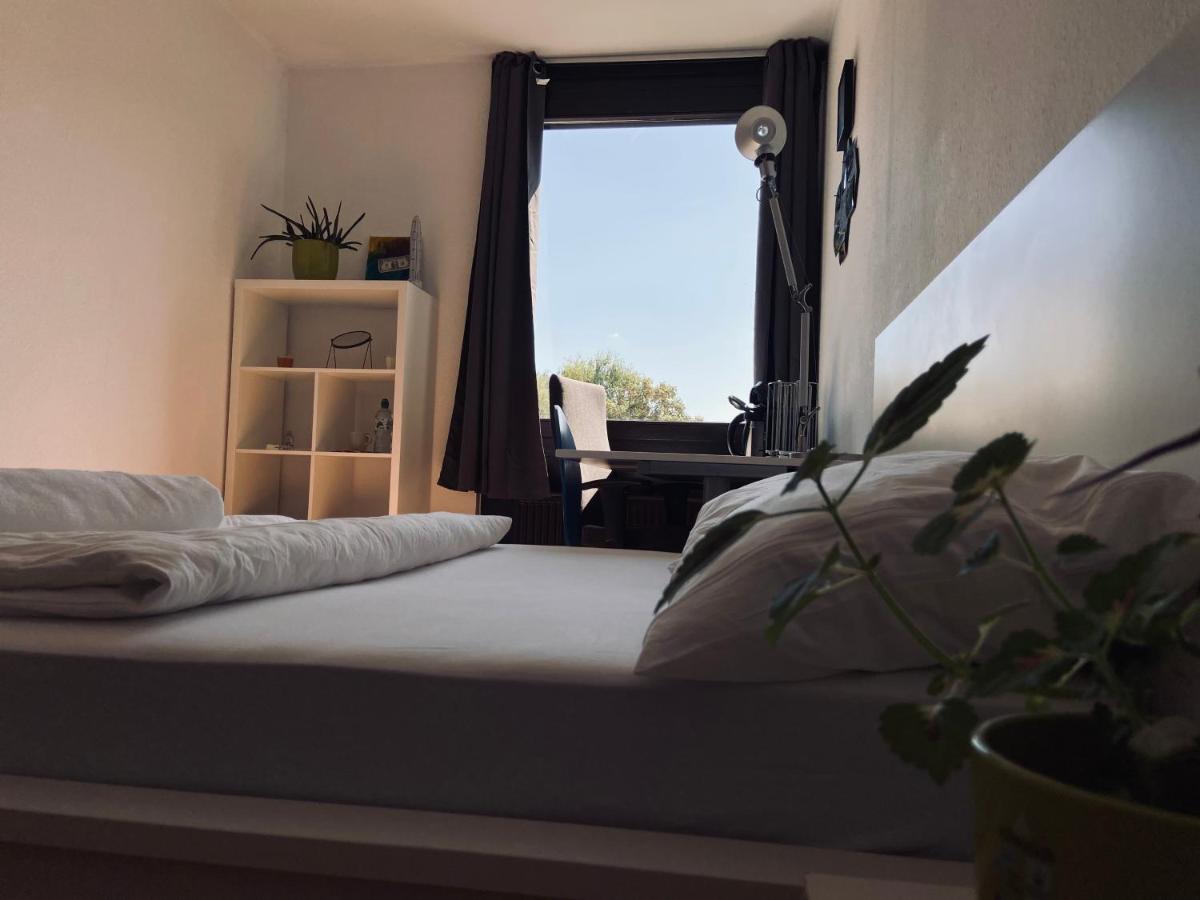 Private Room With Free Parking Koblenz  Exterior photo